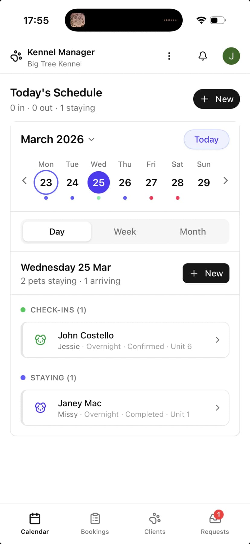 Mobile day view showing check-ins and staying pets